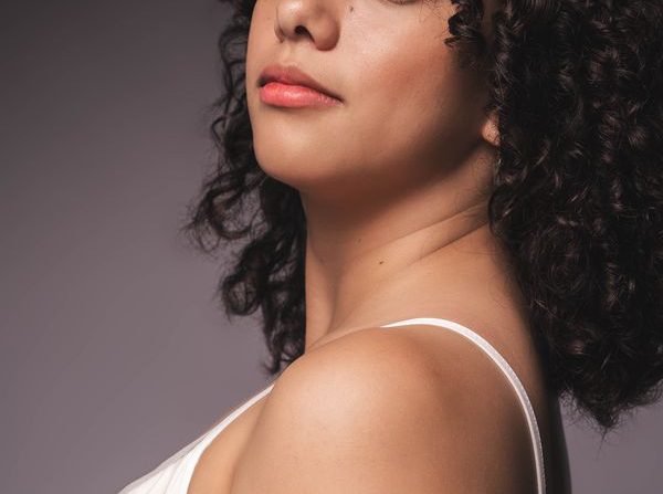 Call Girls in Lucknow | Makes Her Taste Herself From Fingers and Cock